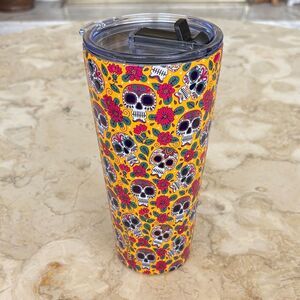 NWOT HydraPeak Yellow Skulls Insulated BPA Free Tumbler